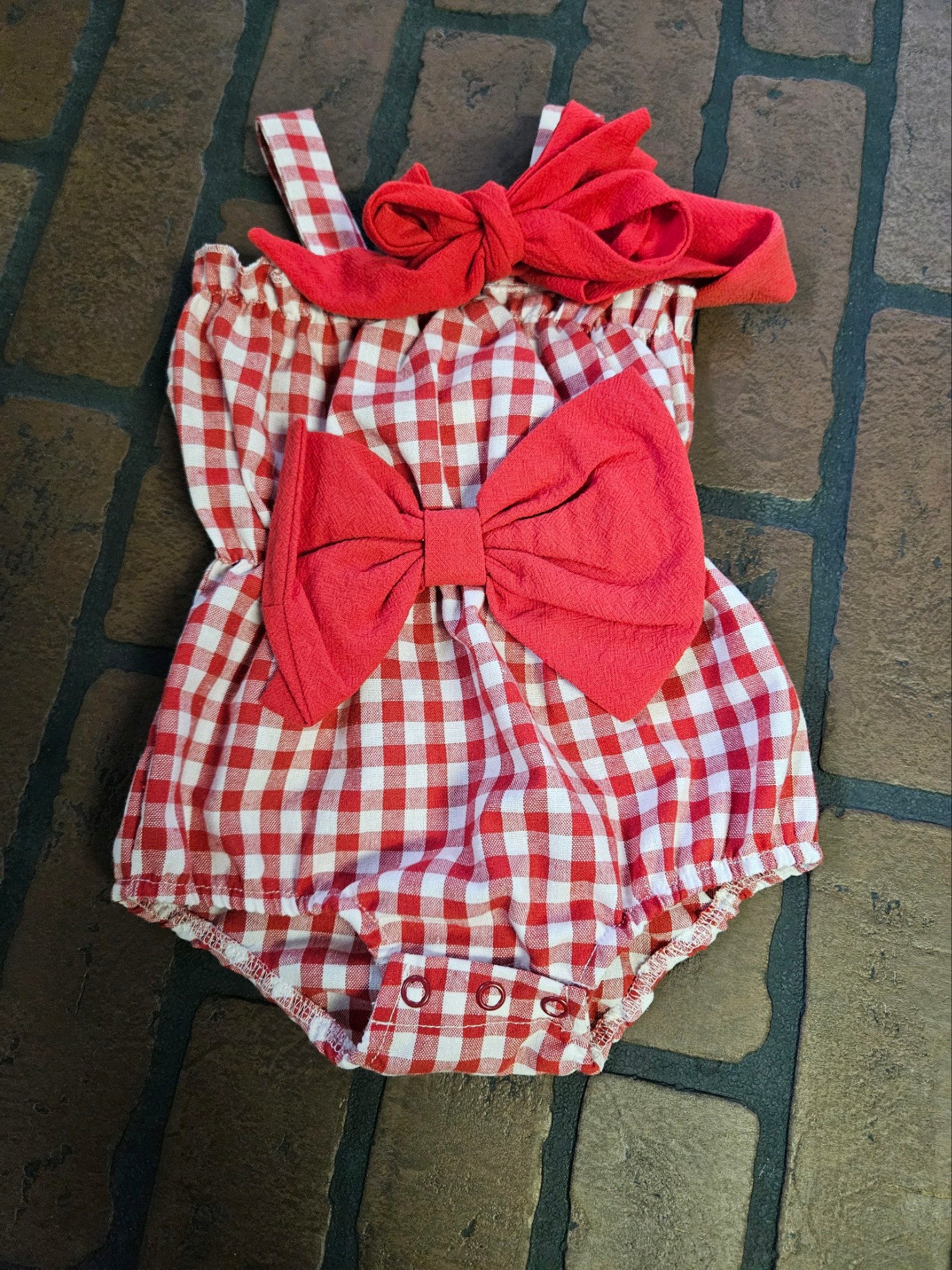 Red bubble set